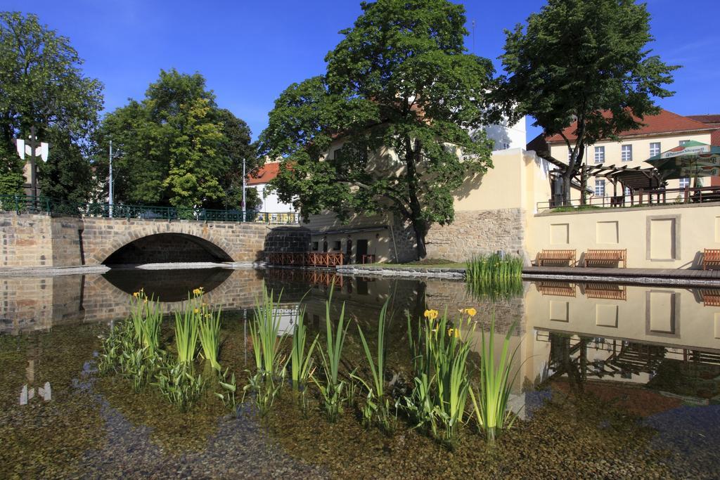 U Zvonu Hotel Plzeň Kültér fotó