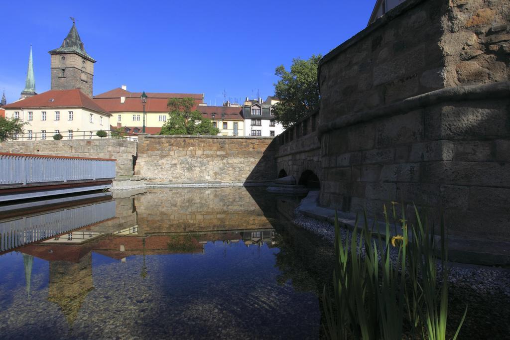 U Zvonu Hotel Plzeň Kültér fotó