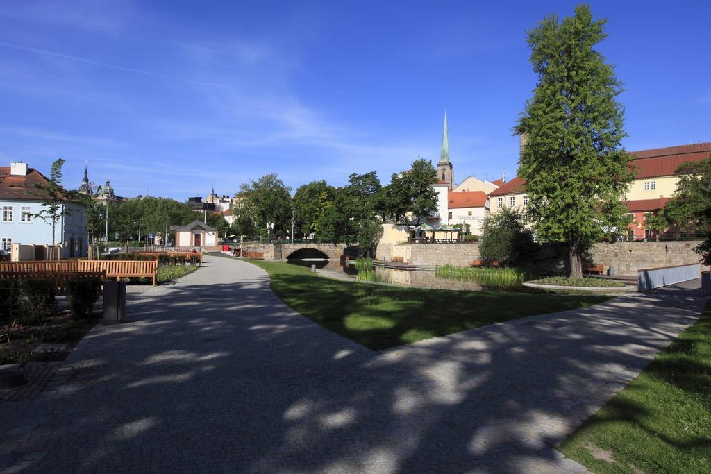 U Zvonu Hotel Plzeň Kültér fotó