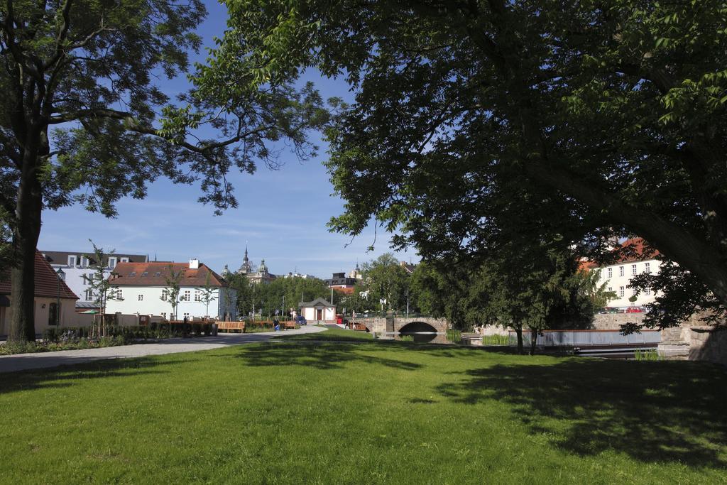 U Zvonu Hotel Plzeň Kültér fotó