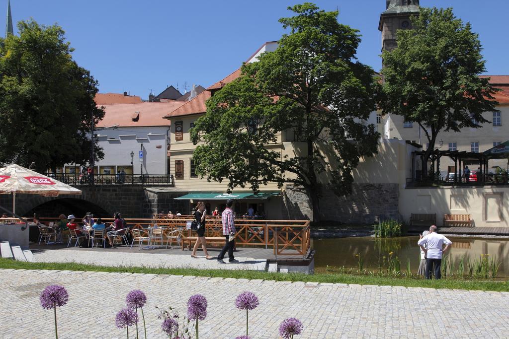 U Zvonu Hotel Plzeň Kültér fotó