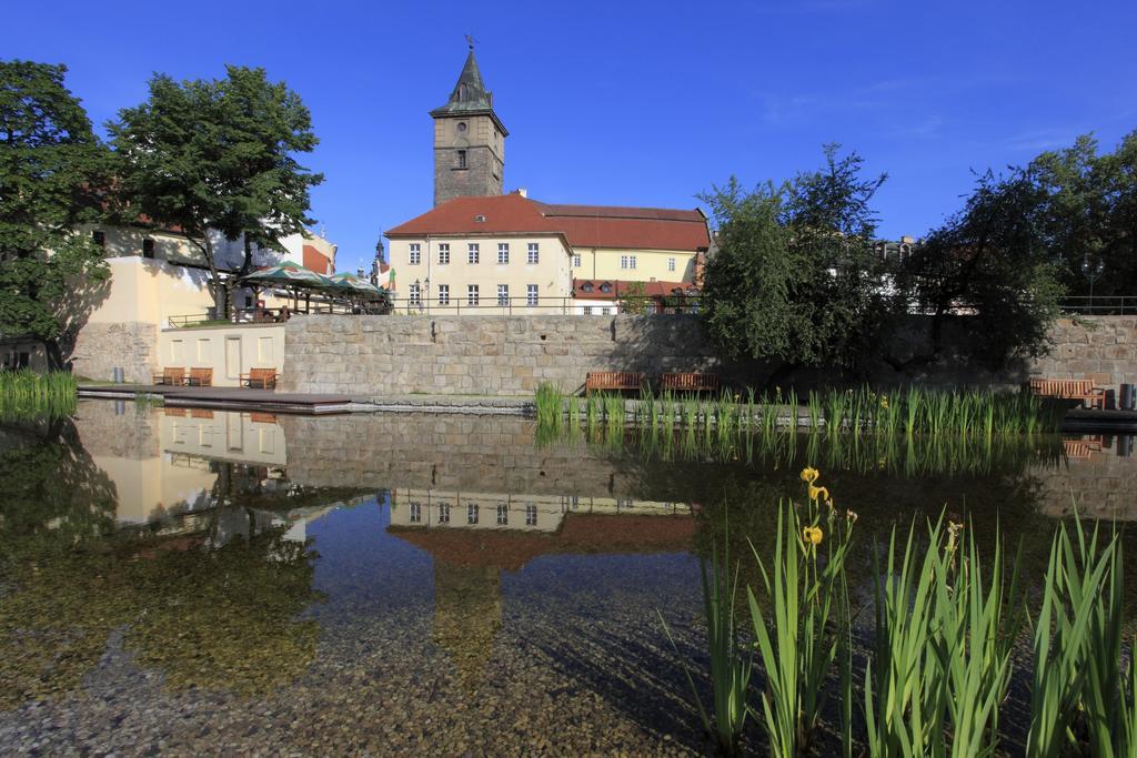 U Zvonu Hotel Plzeň Kültér fotó