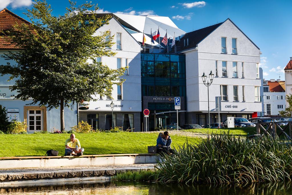 U Zvonu Hotel Plzeň Kültér fotó