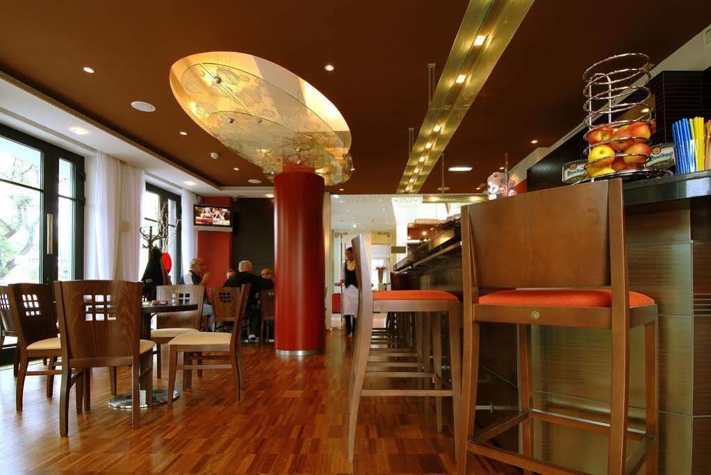 U Zvonu Hotel Plzeň Kültér fotó
