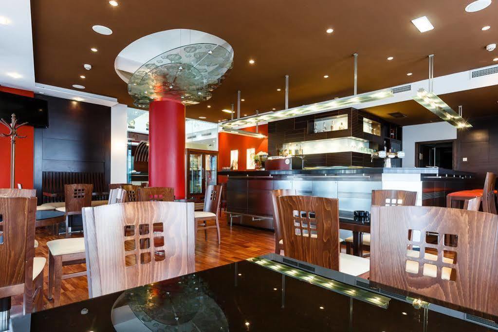 U Zvonu Hotel Plzeň Kültér fotó